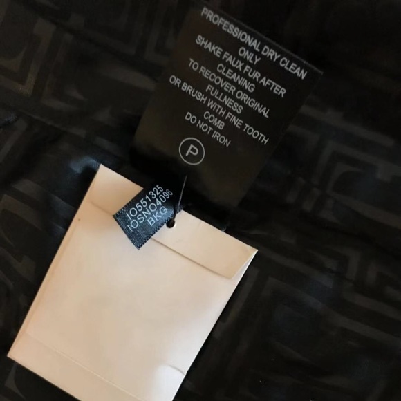 Ivanka Trump coat - Picture 7 of 7